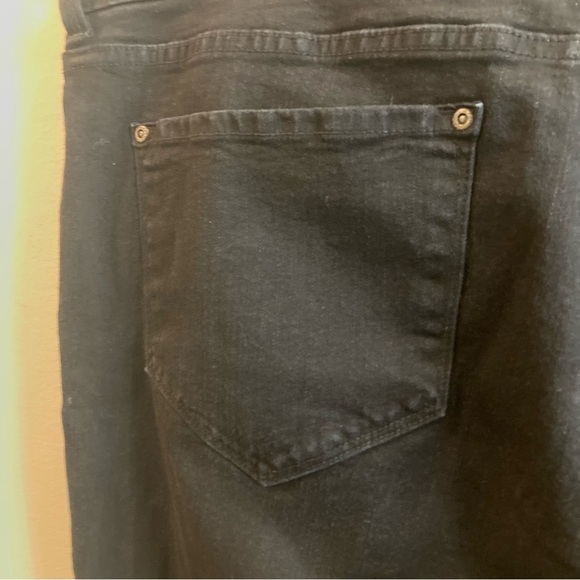 NYDJ Sz 18 Straight Lift Tuck Technology High Rise  Black Jeans - Picture 9 of 14